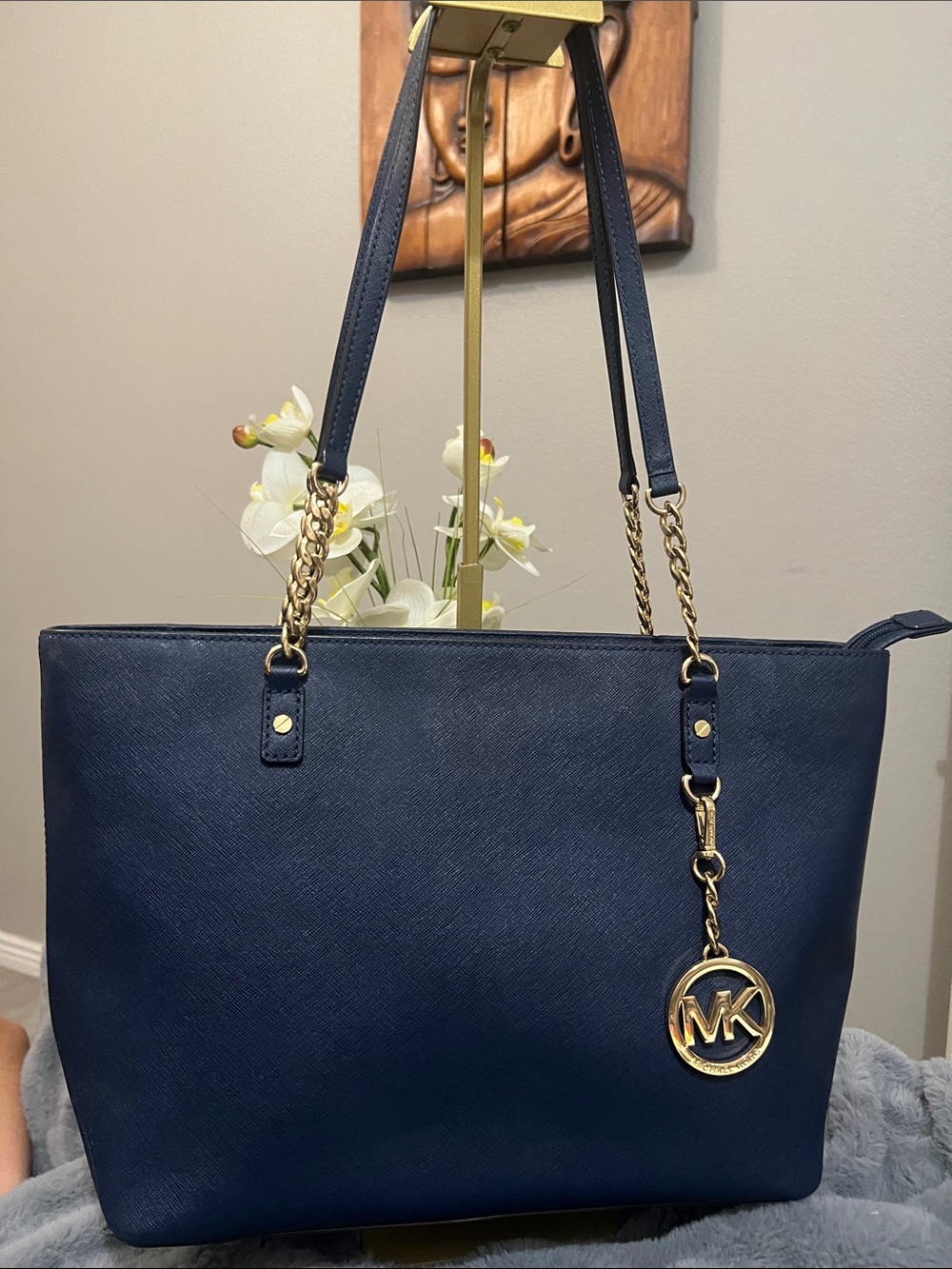 Michael Kors Jet Set Navy Saffiano Leather Tote EUC retail $298